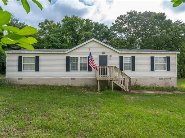 15 Northgate Dr, Phenix City, AL 36869