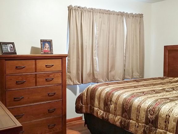 3 Bedrooms on Main Floor