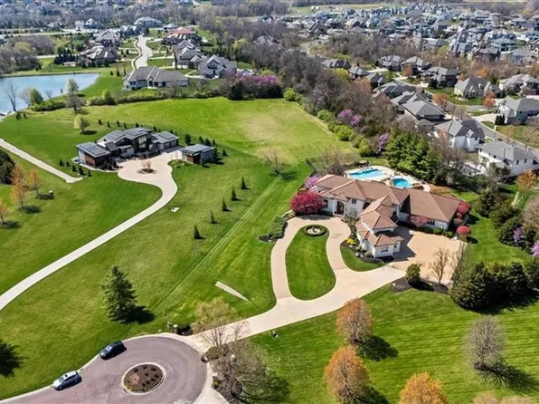 11063 W 164th St, Overland Park, KS 66221