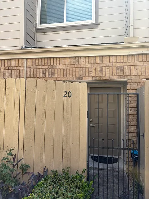 2 bed, 1016 sqft, $1,900 — Photo 3