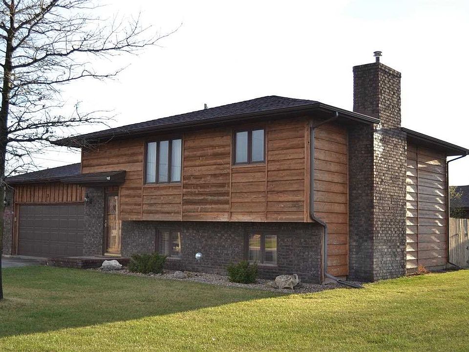 1st image of 3 Hazel Ln