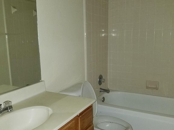 3rd image of 4601 Danbury Dr