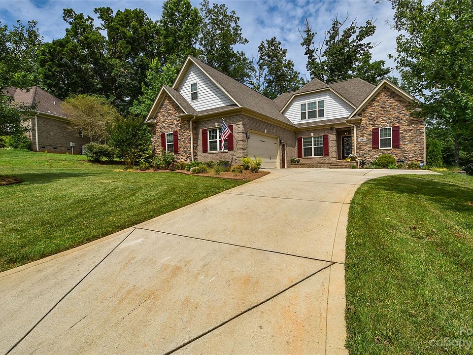 1st image of 2469 Shiny Leaf Dr