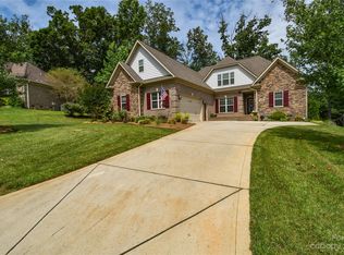 2469 Shiny Leaf Dr, Denver, NC 28037
