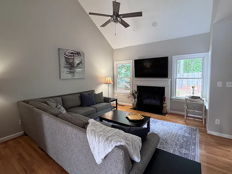 115 Tracey Creek Ct — Photo 2