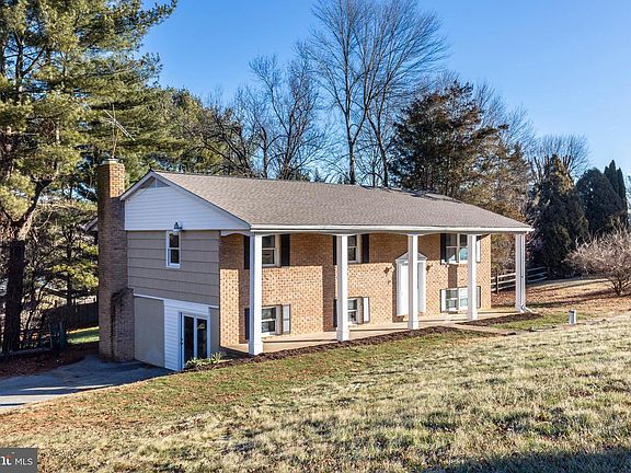 2nd image of 42 Shamrock Cir