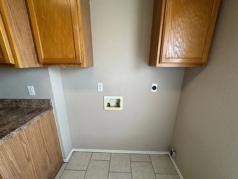 5702 Greengate Dr — Photo 54