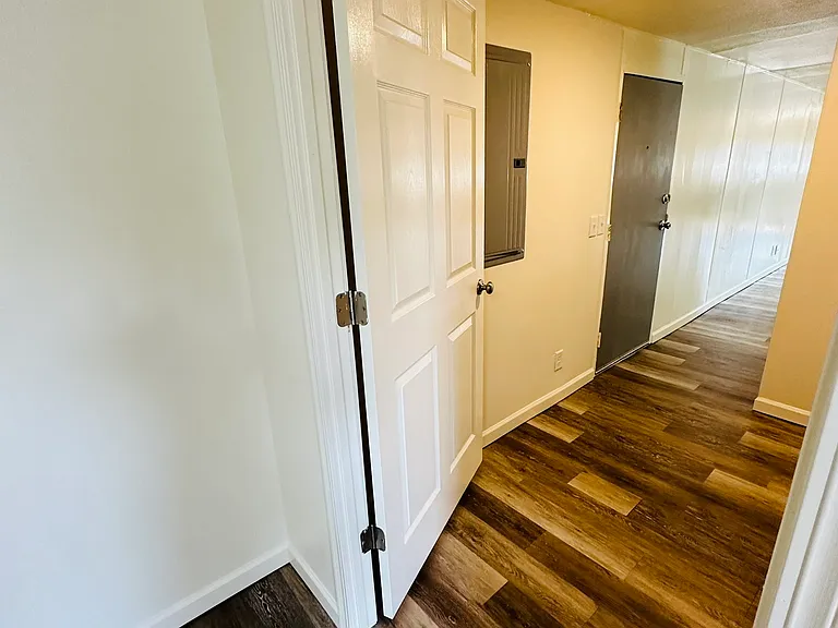 121 Coleman Ln — Photo 7