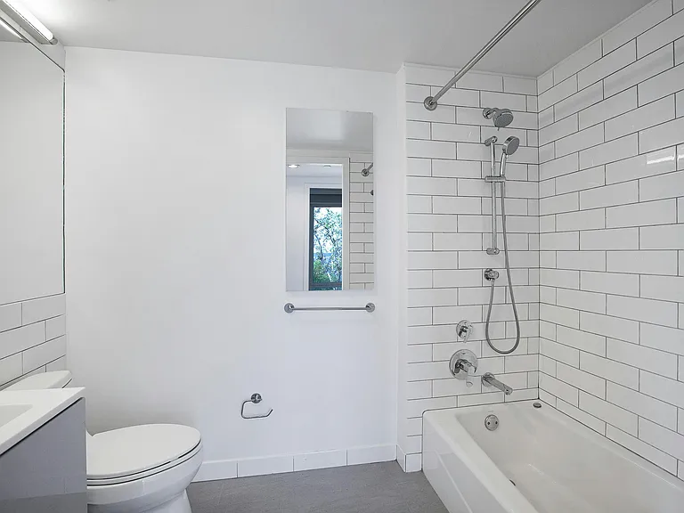 400 W 113th St #330 — Photo 7