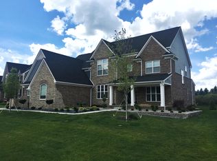 4557 Oakhurst Ridge Rd, Clarkston, MI 48348
