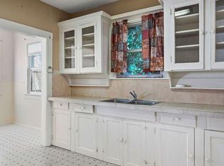 823 N Dallas Ave, Lancaster, TX 75146