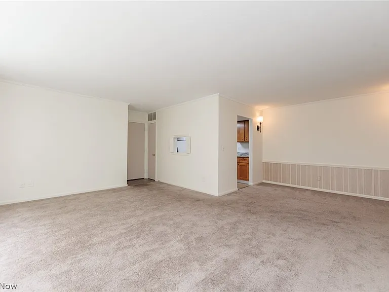 7020 Carriage Hill Dr #202 — Photo 6
