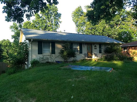 2nd image of 204 Loch Lomond Dr