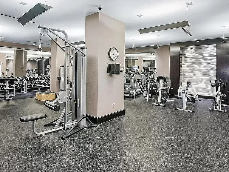 100 Riverside Blvd #8B — Photo 8
