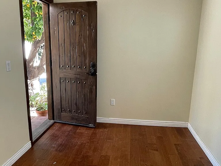 5668 Jumilla Ave #1 — Photo 7