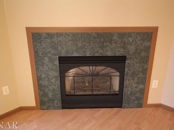 4th image of 207 E Lincoln St