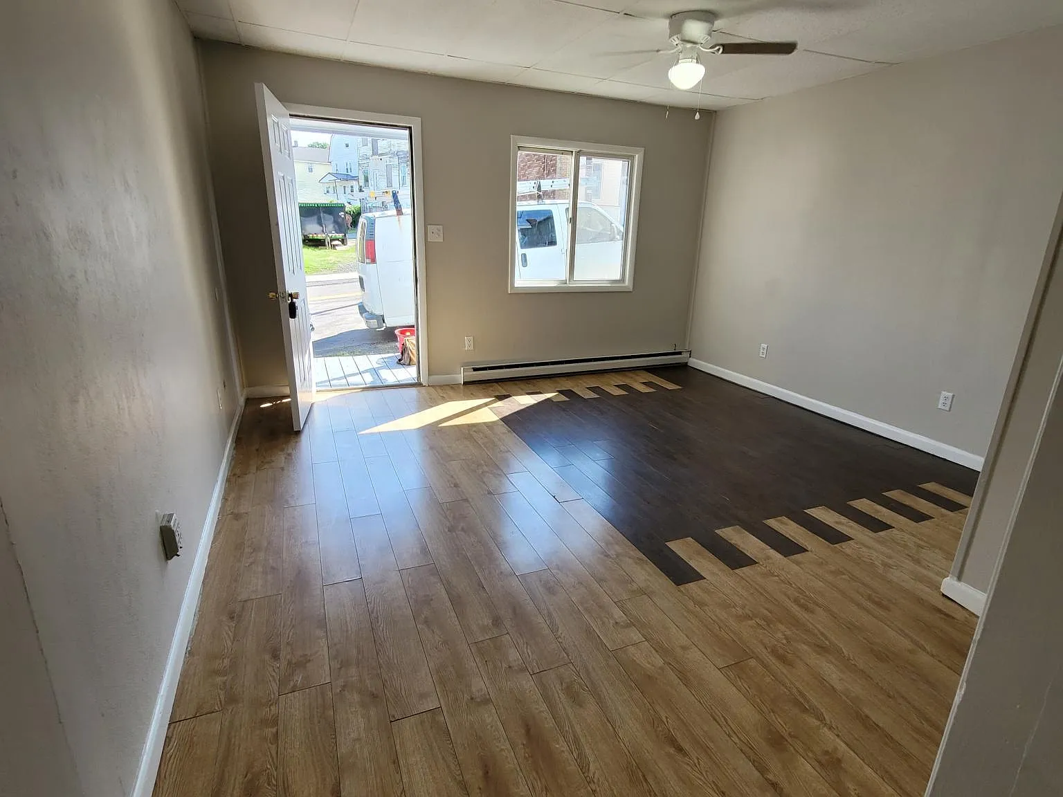 2 bed, 750 sqft, $1,300 — Photo 2