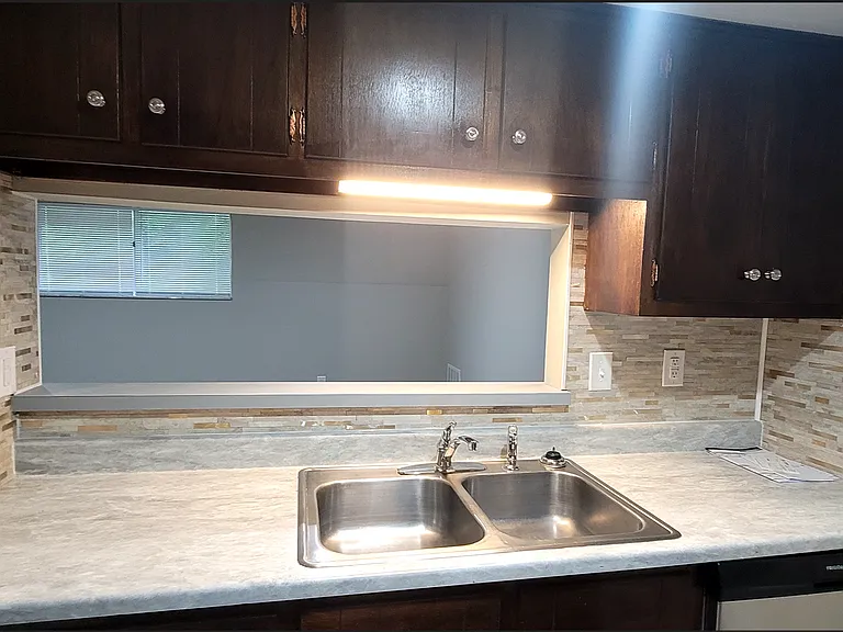 Flowerdale Apartments — Photo 10
