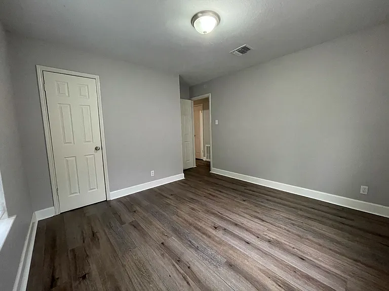 851 W Harlan Ave — Photo 11