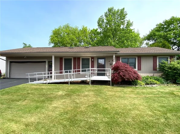306 Luddington Ln, Rochester, NY 14612