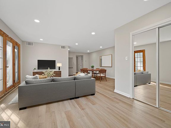 3rd image of 9491 Fairfax Blvd APT 303