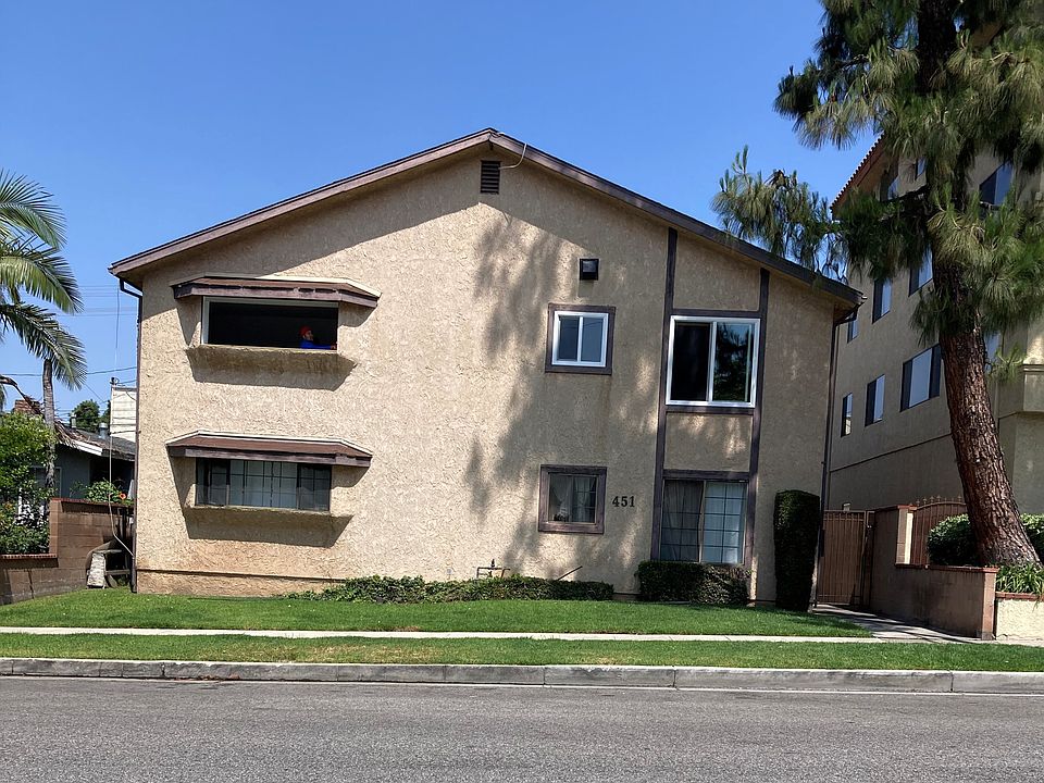 Front of Building. Unit # D upper level.