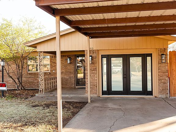 Entry to mudroom