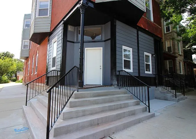 1801-03 W School St — Photo 11