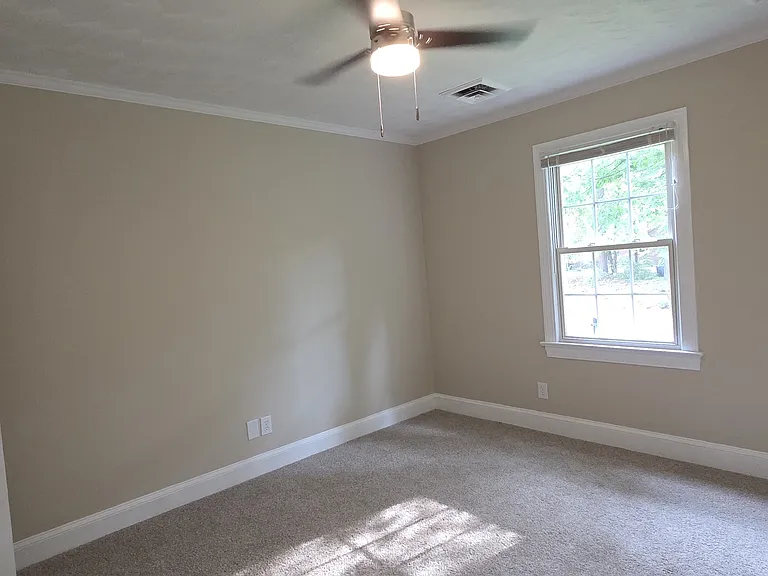 1905 Fairview Way — Photo 5