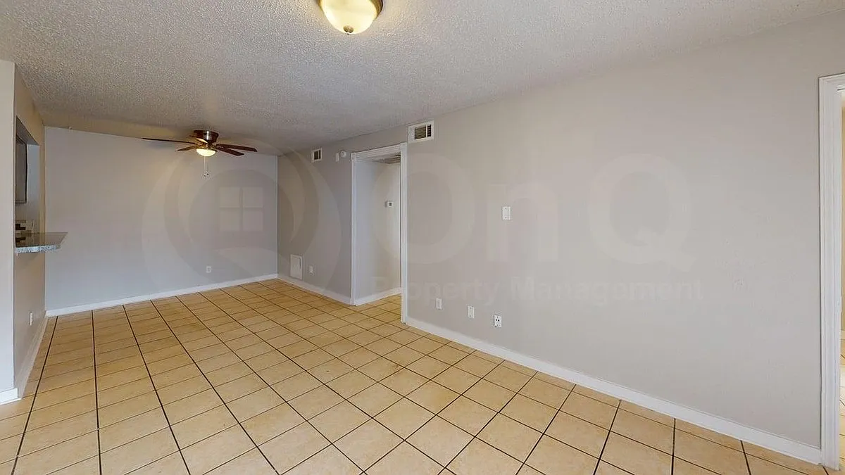 2 bed, 1.0 bath, 843 sqft, $1,099 — Photo 3