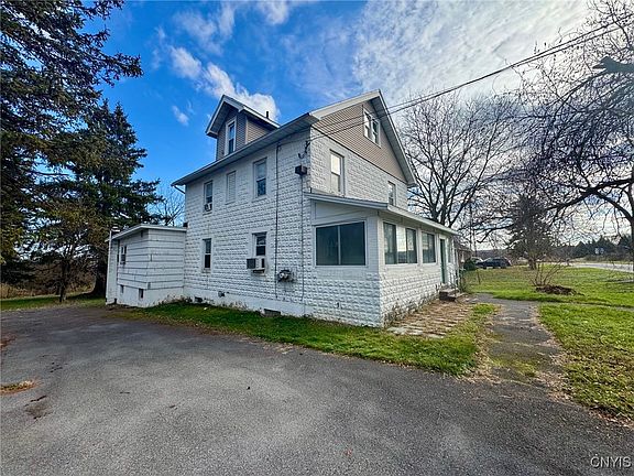 3rd image of 405 Horan Rd