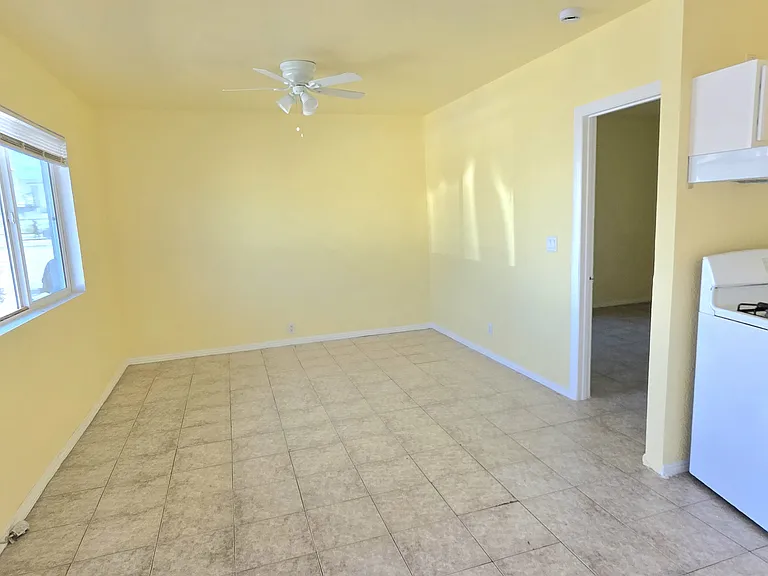 10683 San Fernando Rd — Photo 14