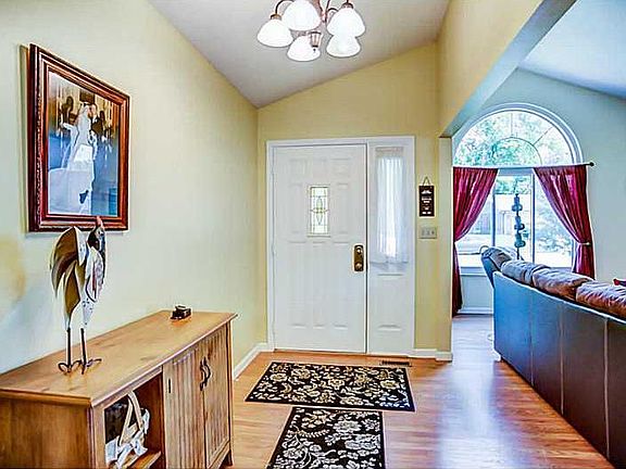 3rd image of 1240 Northbrook Ln
