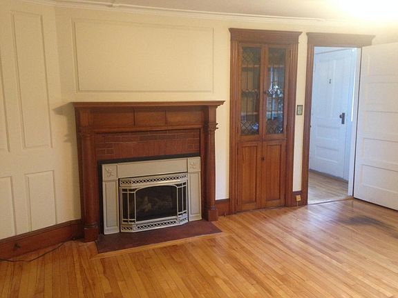 Living Room with fireplace