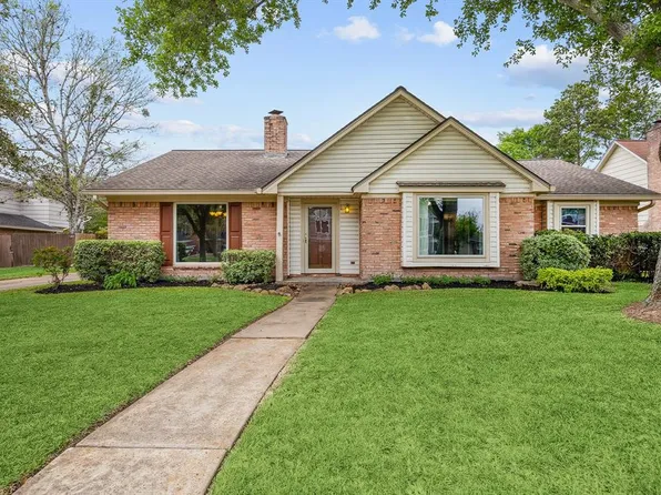 2206 S Fountain Valley Drive, Missouri City, TX 77459