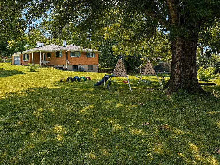 8912 E Plain Dr — Photo 3