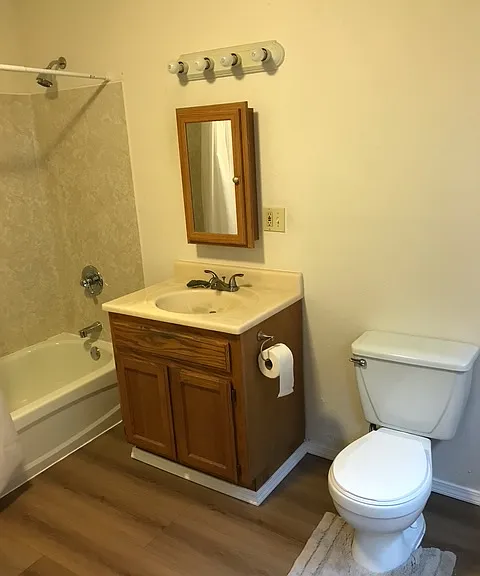 315 NE 28th Ave #204 — Photo 3