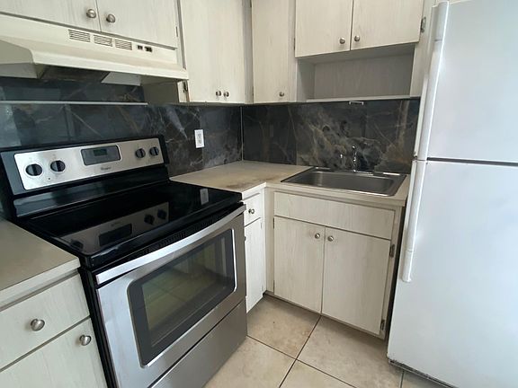 5th image of 3100 W Flagler St #1D