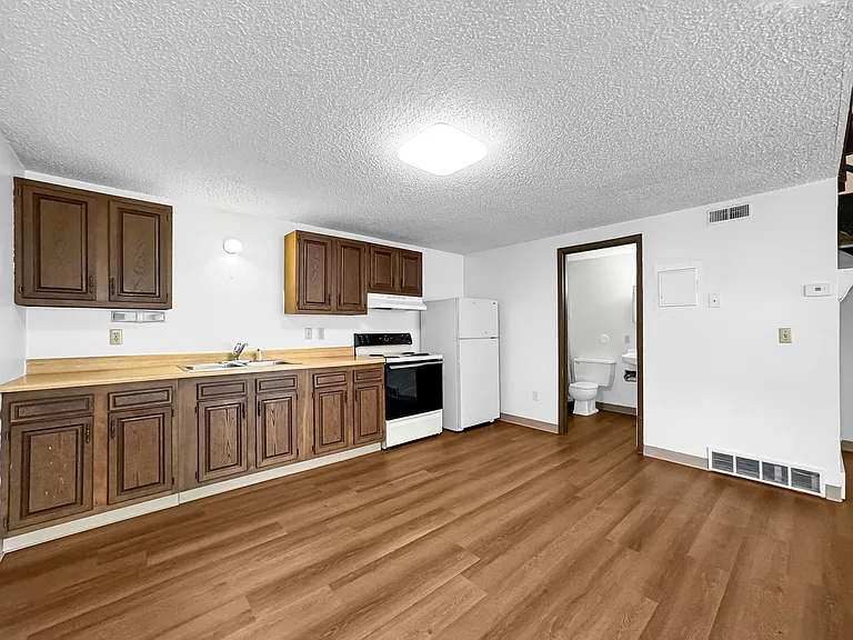 320 Stanton Ave #109 — Photo 6