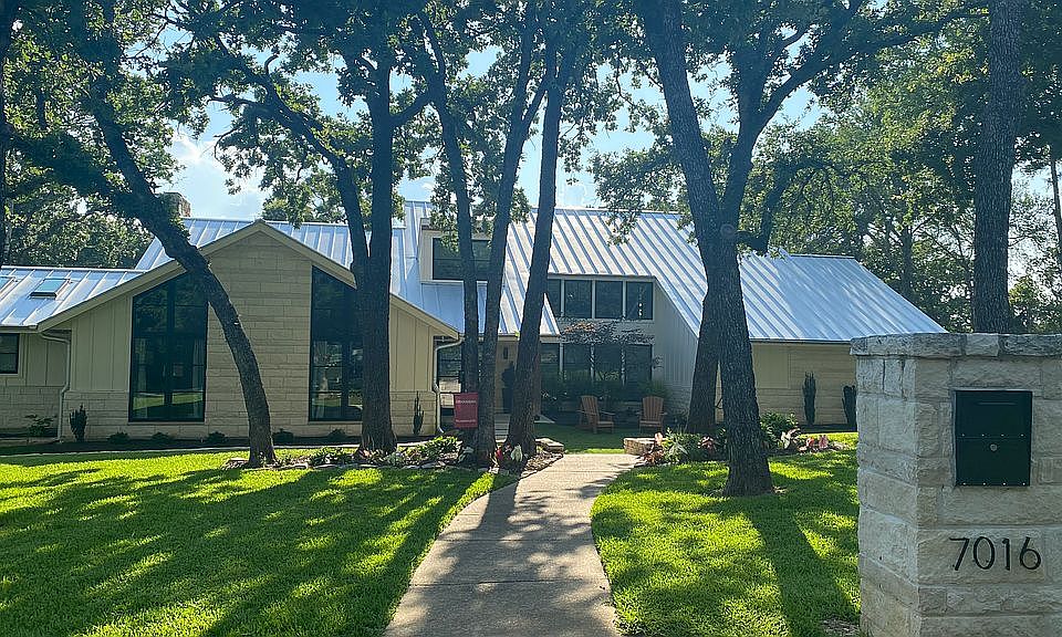 1st image of 7016 Woodridge Dr