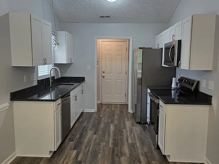9740 Gooden Dr — Photo 5