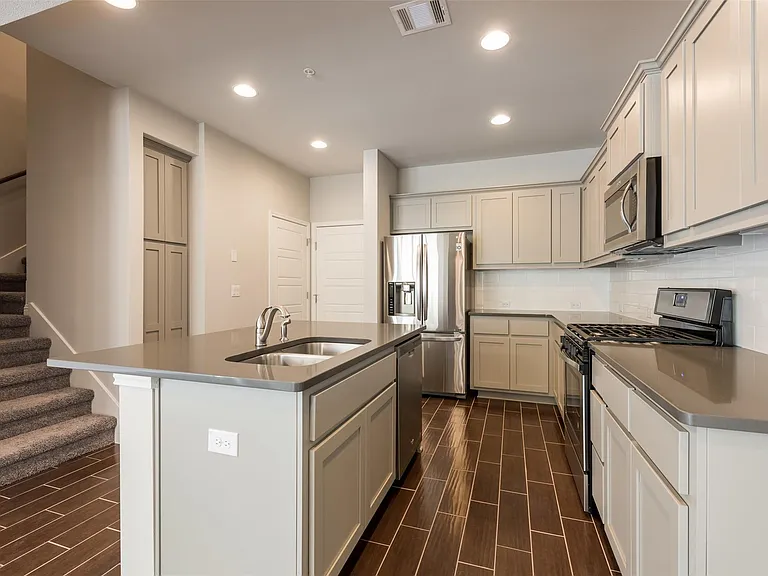13800 Lyndhurst St #153 — Photo 7