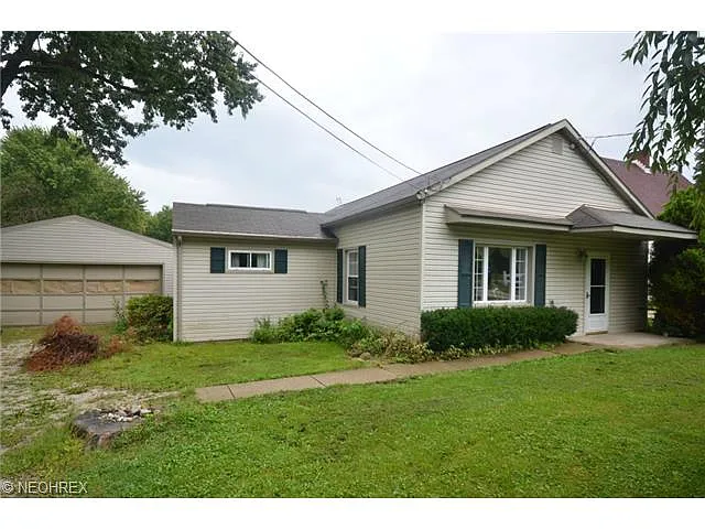 100 N Thomas Rd photo 1
