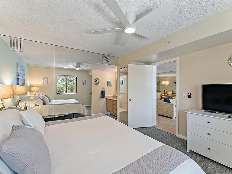 1001 Seafarer Cir #204 — Photo 28