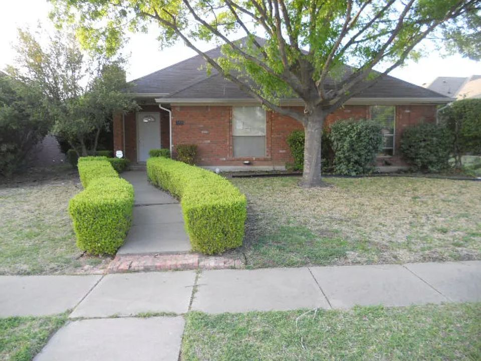 1st image of 208 Pioneer Ct