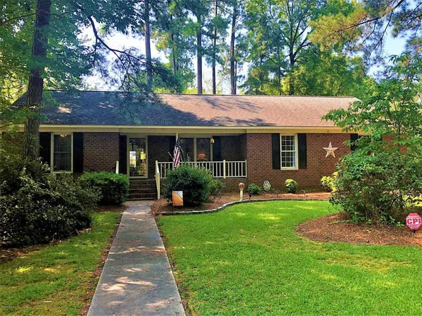 403 Cedarhurst Rd, Greenville, NC 27834