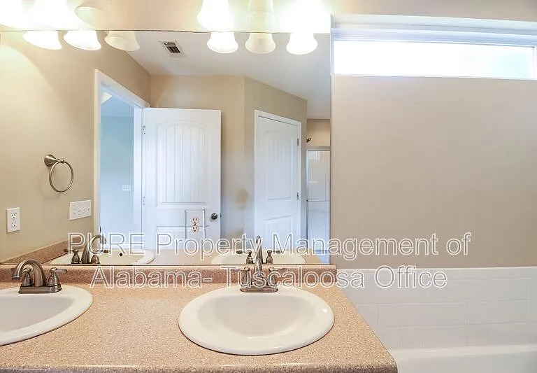 201 Wexford Way — Photo 12