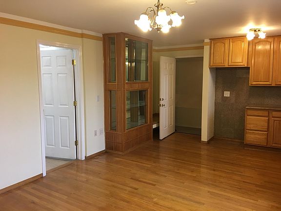 5th image of 24 Byron Ct
