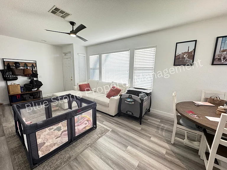 1290 Pinnacle Peak Dr #1 — Photo 3
