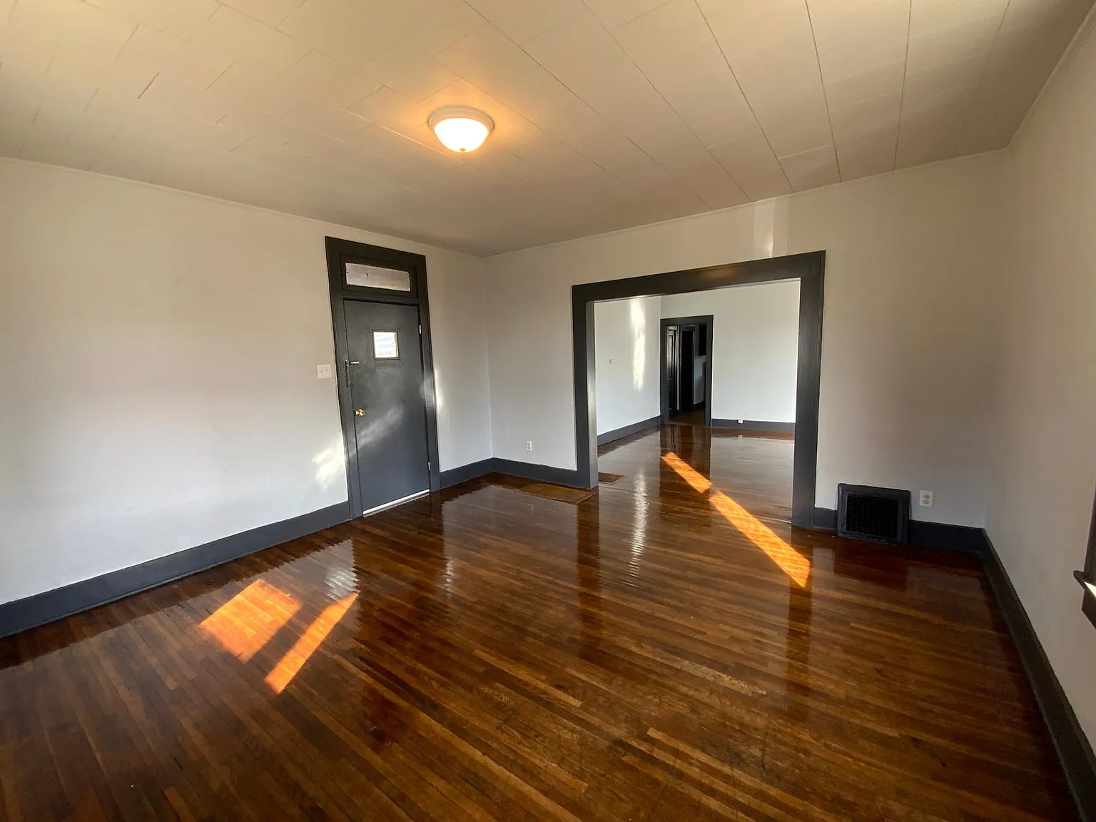 2 bed, 1200 sqft, $675 — Photo 3